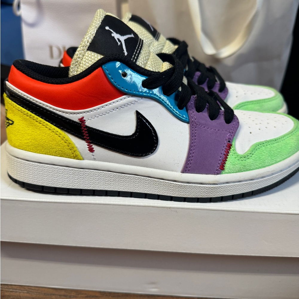 Air Jordan 1 Low SE Multi-Color “LightBulb”